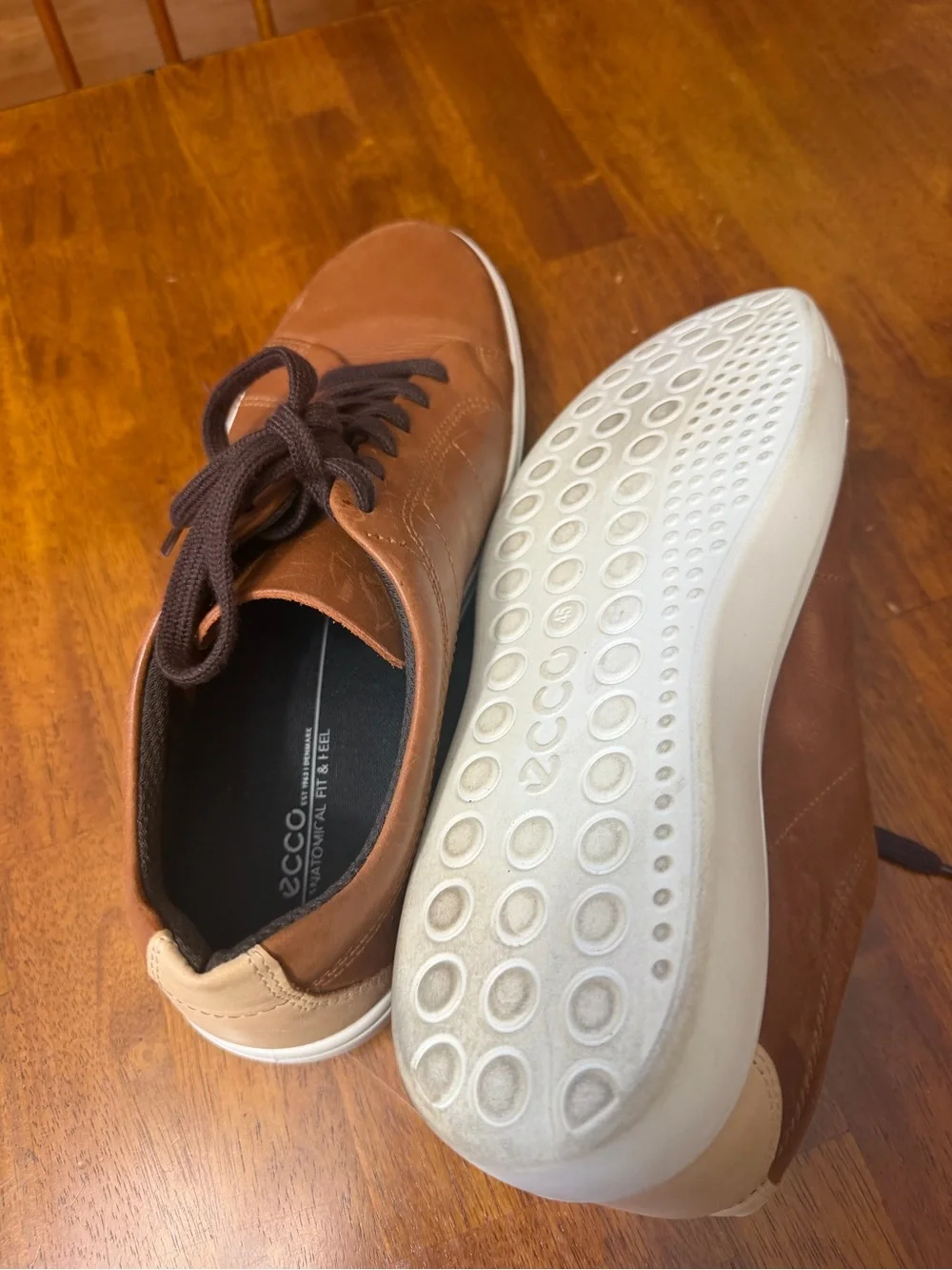 Worn 1x ECCO Classic Low Men’s Leather Sneaker Size 11 Medium Cognac Brown